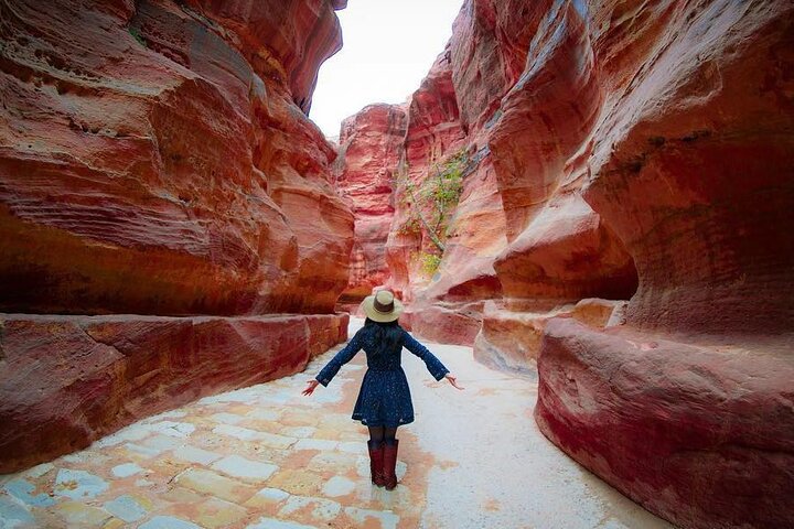 Unlock the Wonders of Jordan: Embark on a 3-Day Petra, Wadi Rum & Dead Sea Adventure